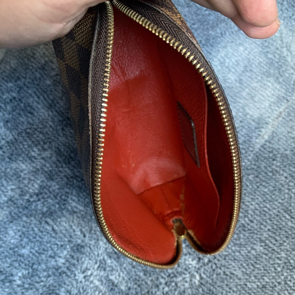 Authentic Louis Vuitton - Picture 11 of 16